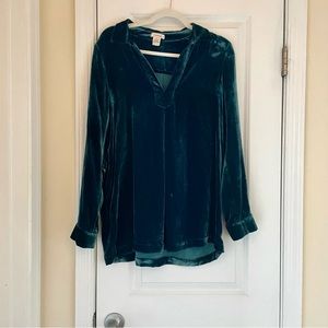 Green velvet Sundance top